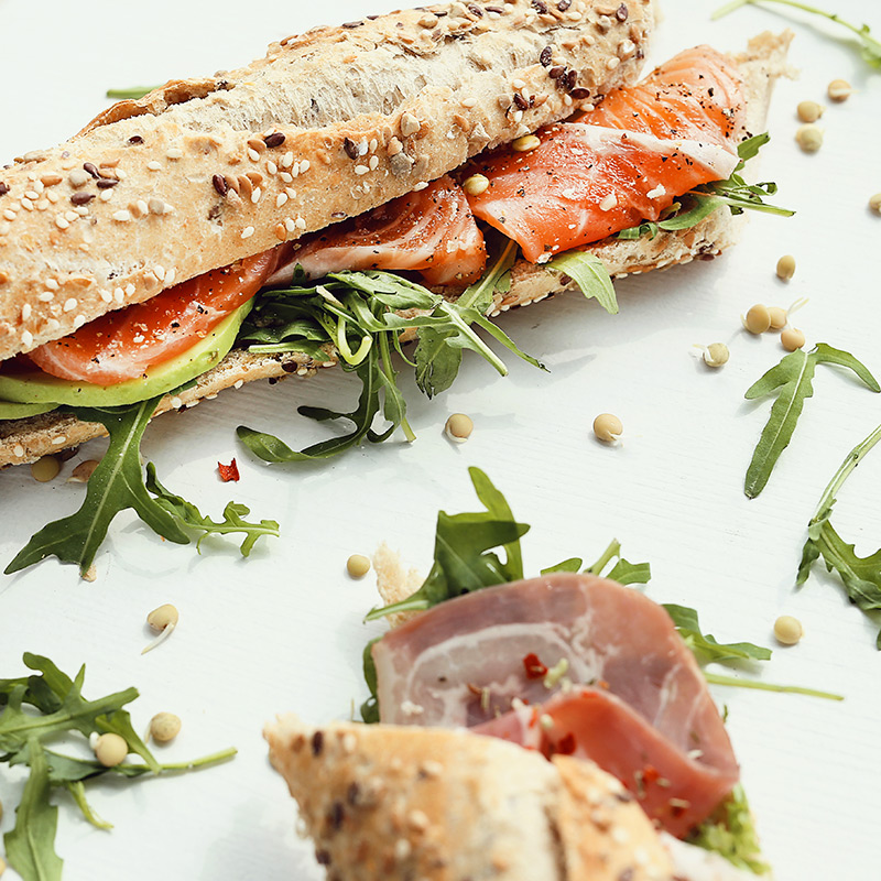 alles_voor_uw_party_Lunch_catering_Late_lunch_broodjes_carpaccio_vis