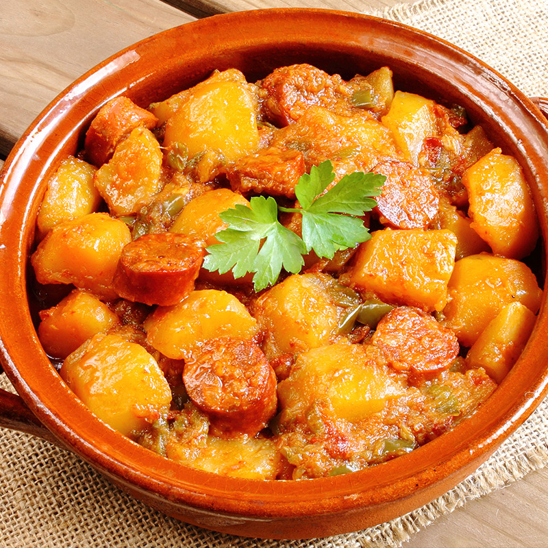 alles_voor_uw_party_tapas_hapjes_aardappelsalade_en_chorizo